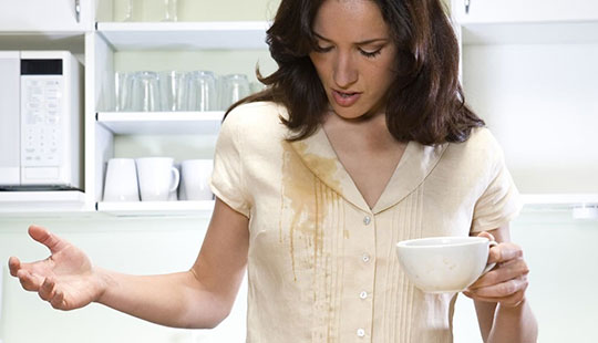 چگونه لکه روی لباس را پاک کنید؟