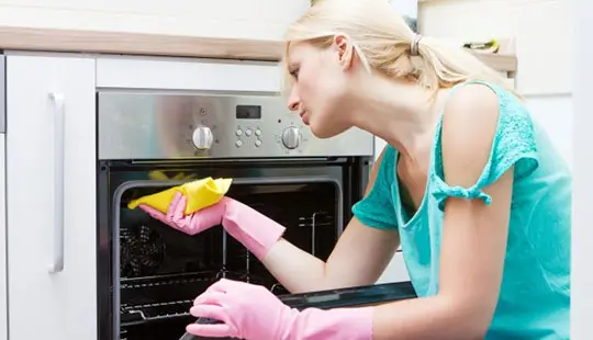 چگونه لوازم برقی آشپزخانه را تمیز کنید؟