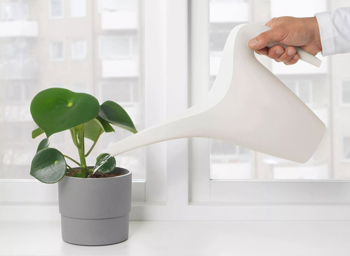   60289946-PS-2002-Watering-can-Ikea-Banner-01 