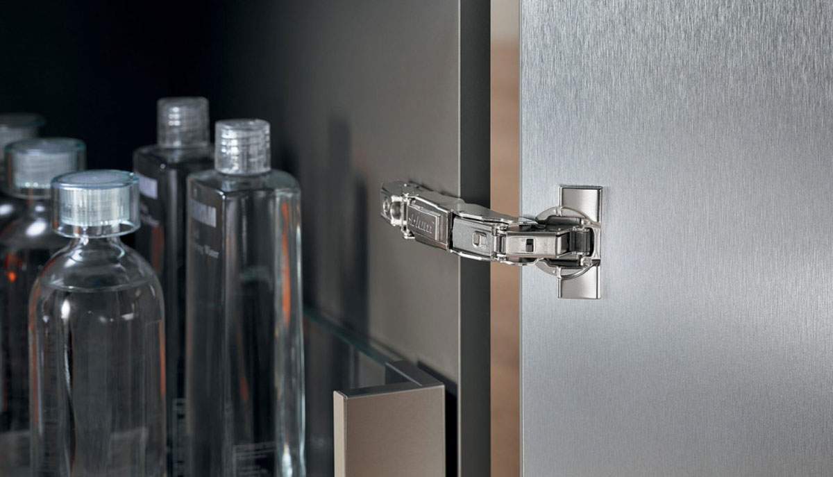 71B7550-CLIP-top-BLUMOTION-hinges-Blum-Banner-01