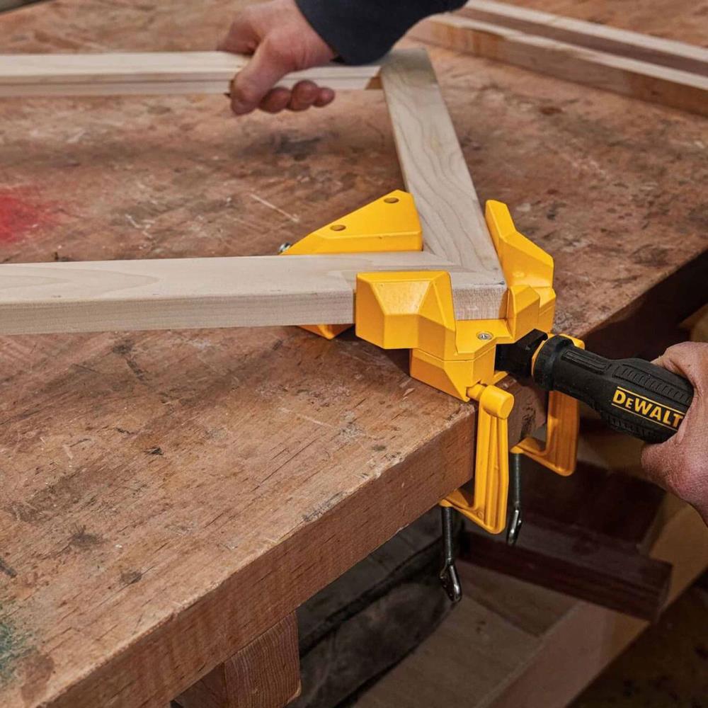 گیره زاویه‌دار 90 درجه دیوالت