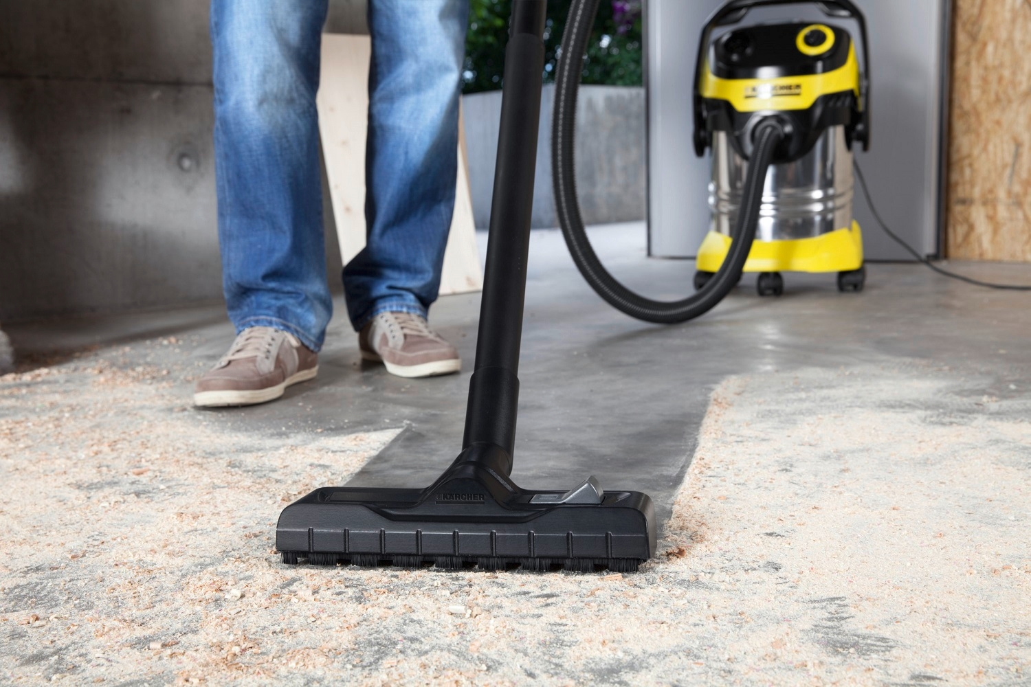جارو برقی خانگی بخریم یا صنعتی؟